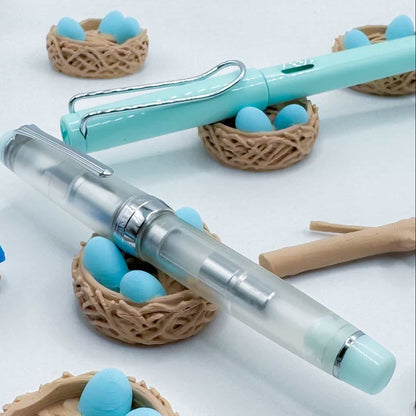 Nest Egg Pen Rest